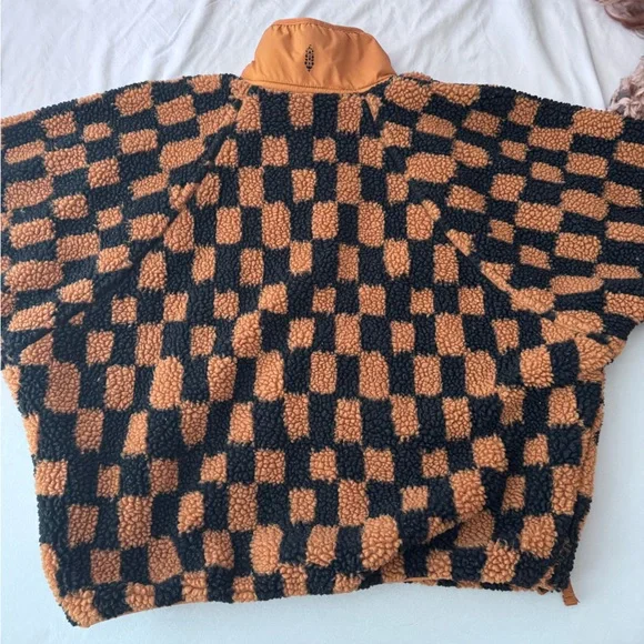 Free people movement jacket in toasted coconut, size medium. - Picture 4 of 7